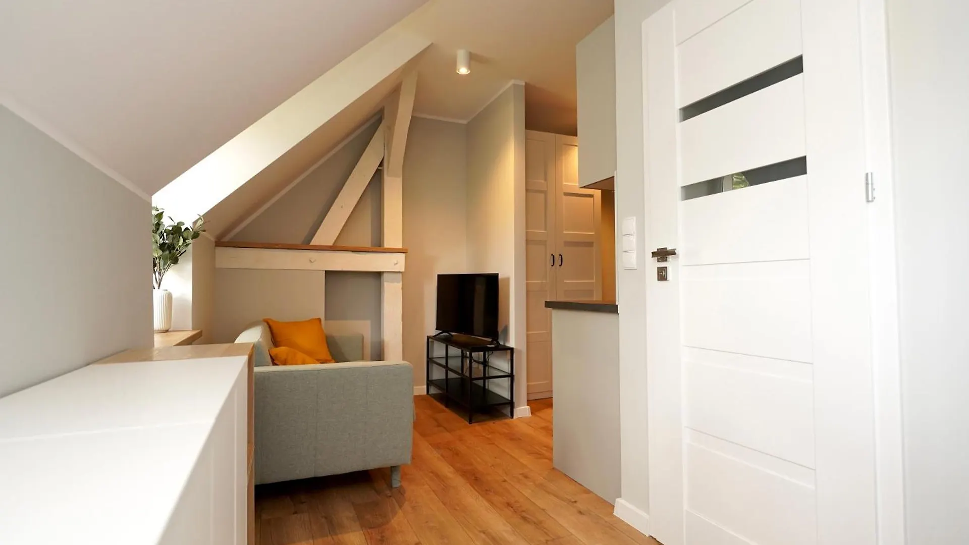 Mmrent Apartament Oliwski Dworek Lägenhet Gdańsk